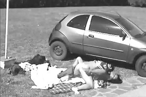 Sora în camioneta inferioară futută pe camera de securitate